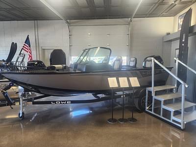 BOATZON | 2025 Lowe Fishing Machine Walk Thru FM 1675 WT BOATZON | 2025 Lowe Fishing Machine Walk Thru FM 1675 WT