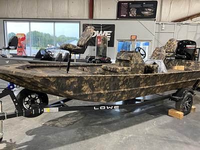 BOATZON | 2025 Lowe Roughneck Center Console RX1860 Tunnel Jet