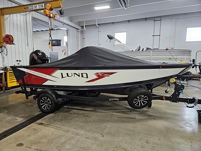 BOATZON | 2025 Lund 1775 Crossover XS  Photo Boat