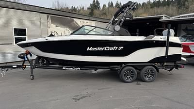 BOATZON | 2025 MasterCraft XT Series XT23