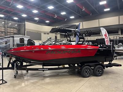 BOATZON | 2025 Moomba MOOMBA BOATZON | 2025 Moomba MOOMBA