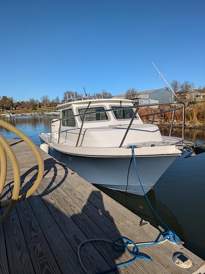 BOATZON | 2025 Parker 2420 Sport Cabin