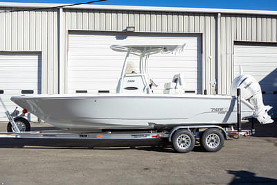 BOATZON | 2025 Pathfinder TRS 2400