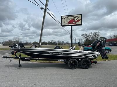 BOATZON | 2025 Phoenix Boats 21 XE
