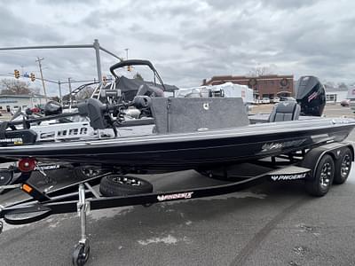 BOATZON | 2025 Phoenix Boats 819 ZXL