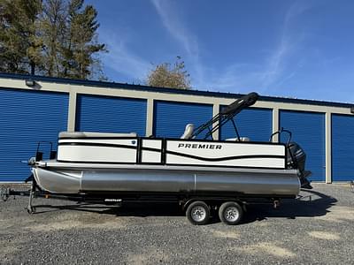 BOATZON | 2025 Premier 220 SunScape RL