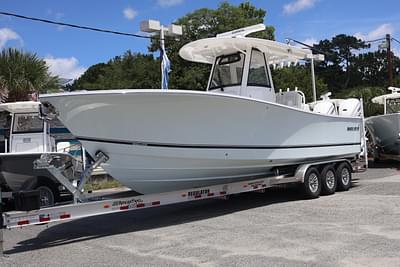 BOATZON | 2025 Regulator Offshore 31