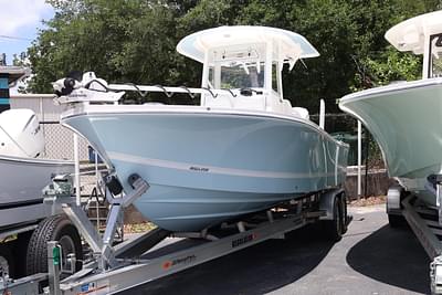 BOATZON | 2025 Regulator XO Series Hybrid 26XO