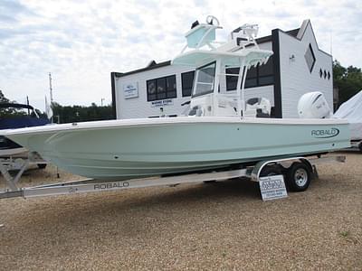 BOATZON | 2025 Robalo 246 Cayman SD  Trailer Included