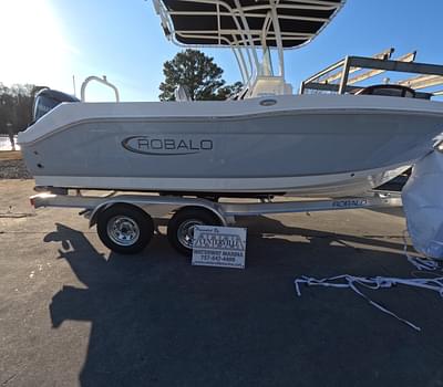 BOATZON | 2025 Robalo Explorer R202EX  In Stock Trailer Included