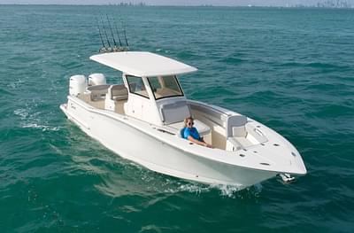 BOATZON | 2025 Scout Boat Company 305 LXF