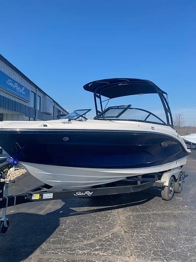 BOATZON | 2025 Sea Ray In Stock Now SPX 210