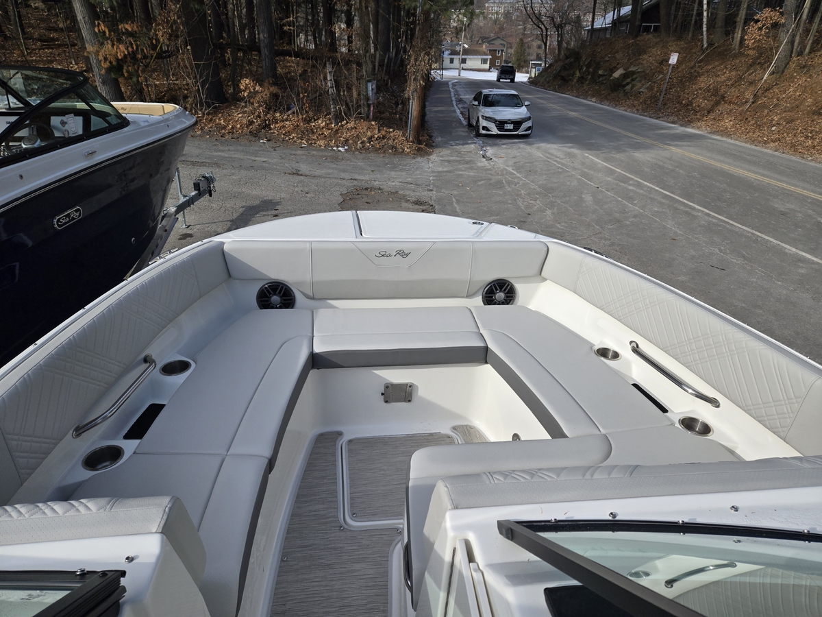 2025 Sea Ray Sea Ray SDX 270 OB 2025 - Sold Boat