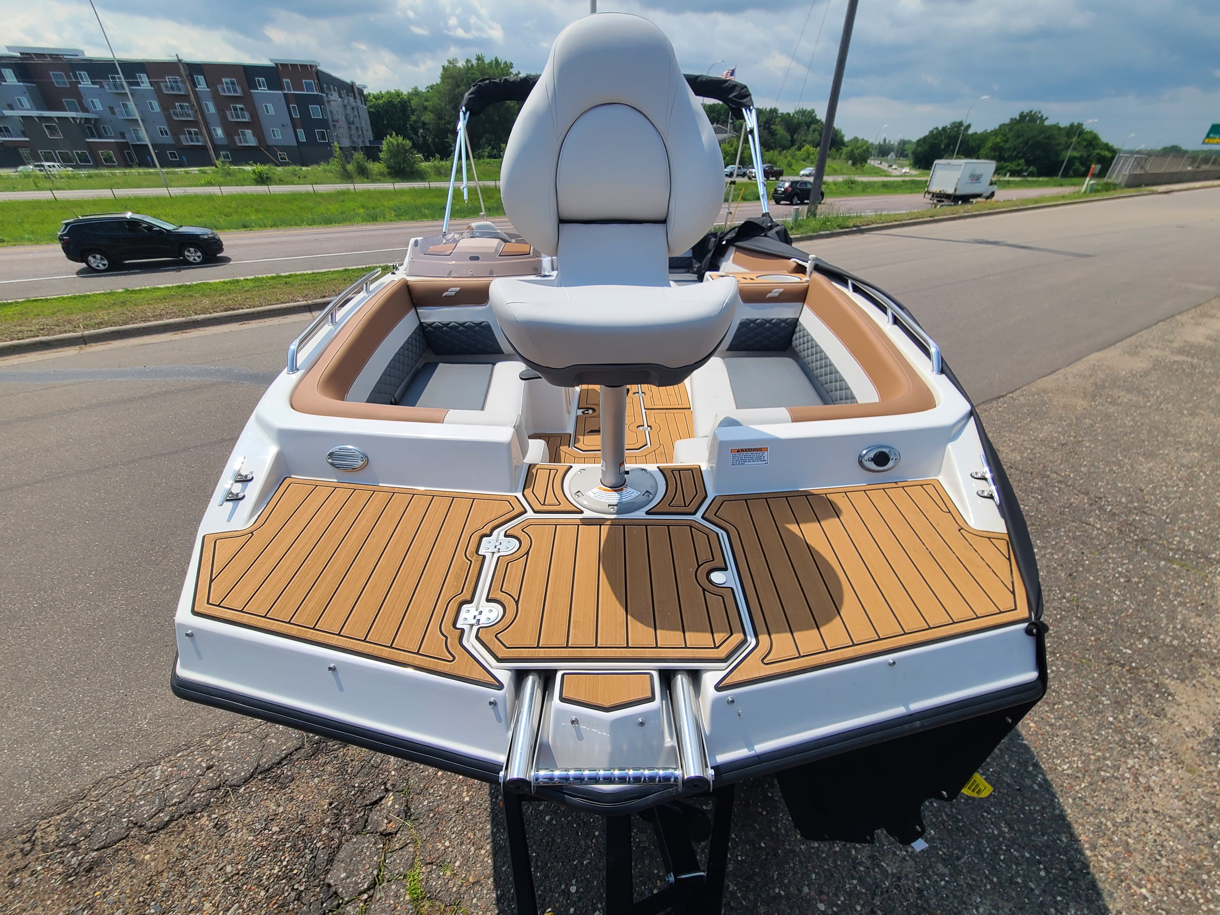 New Starcraft SVX 191 Deck Boat W A 150HP Suzuki Trailer 2025 for