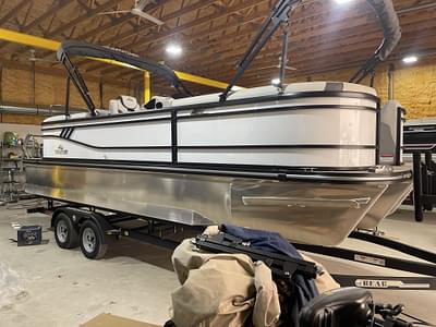 BOATZON | 2025 SunCatcher Select 322RC BOATZON | 2025 SunCatcher Select 322RC