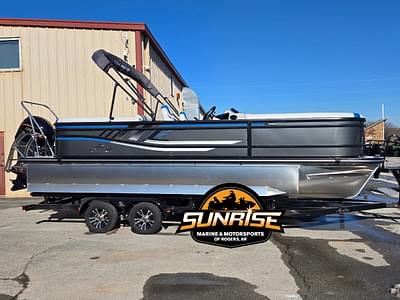 BOATZON | 2025 SunCatcher SELECT 322RC BOATZON | 2025 SunCatcher SELECT 322RC