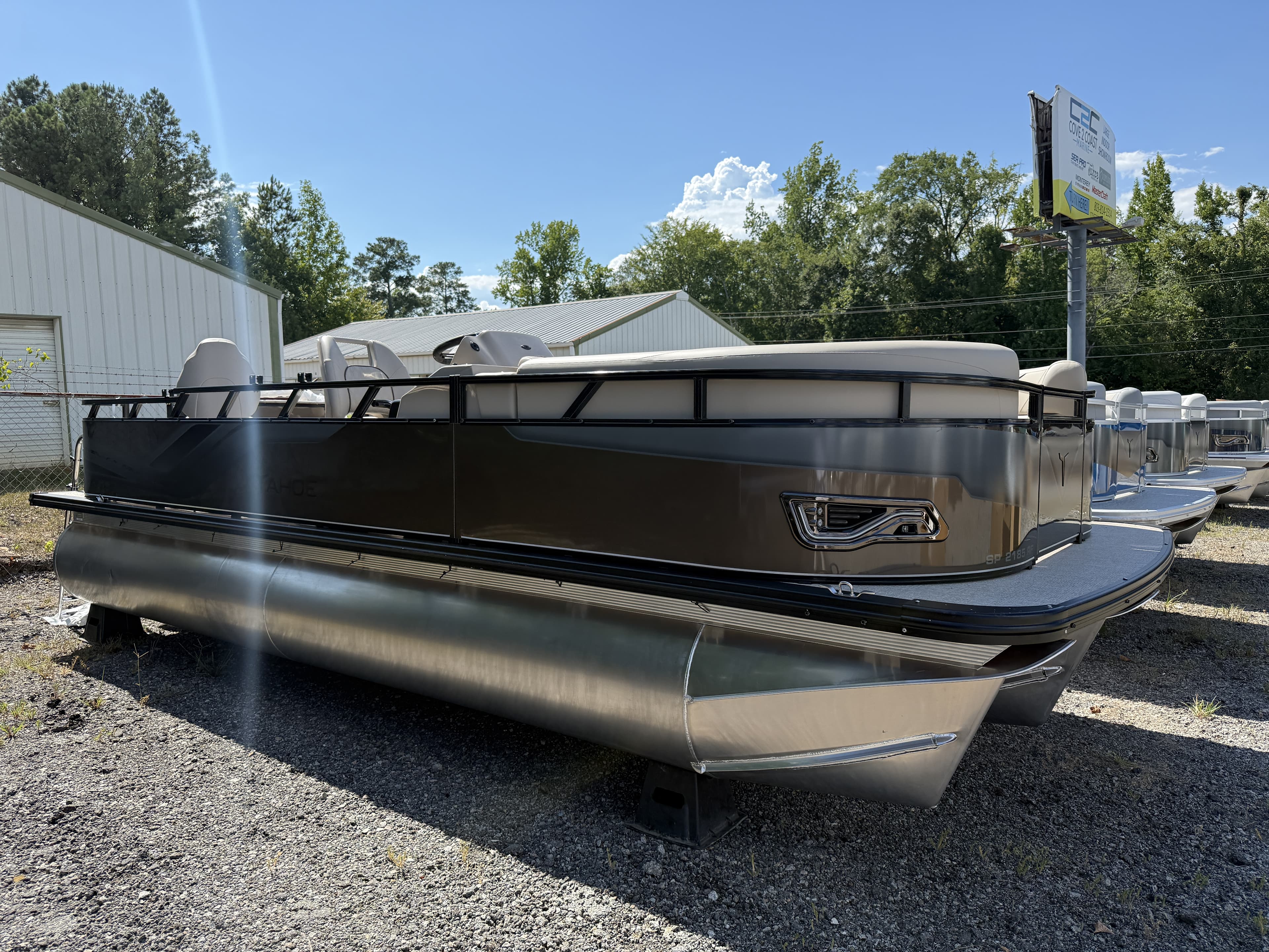 Tahoe Pontoons Sport 85  21 Rear Fish 2026
