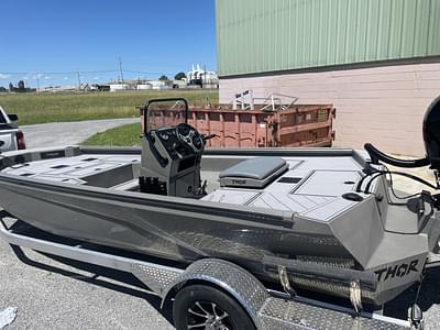 BOATZON | 2025 THOR LH1900 CC