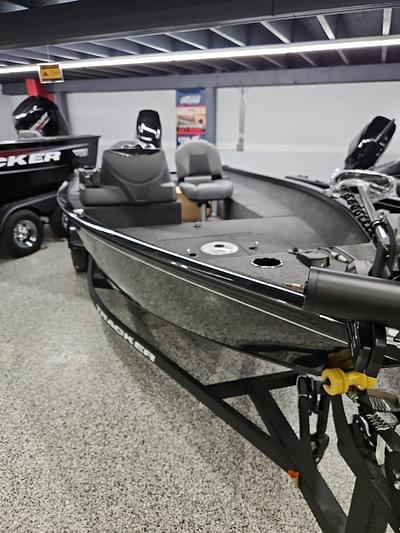 BOATZON | 2025 Tracker Boats Super Guide V16 SC BOATZON | 2025 Tracker Boats Super Guide V16 SC