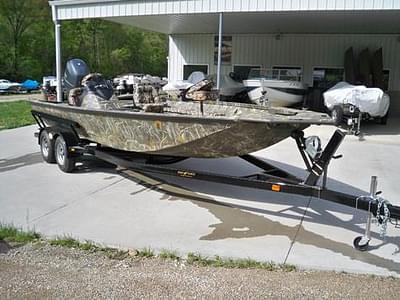 BOATZON | 2025 War Eagle IN STOCK 2370 Black Hawk Catfish Side Console