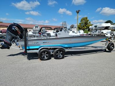 BOATZON | 2025 Xpress H22 Bay w Yamaha Vmax 200 SHO In stock