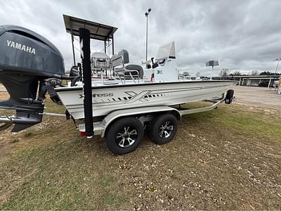 BOATZON | 2025 Xpress HyperLift H210B Bay H210B