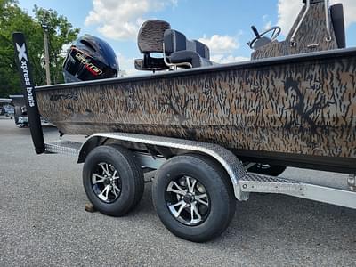 BOATZON | 2025 Xpress X19 Pro Bass w Yamaha 200 Vmax On order ETA March