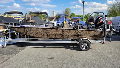 BOATZON | 2025 Xpress XP20CC 20 center console w Yamaha Vmax 90 In stock