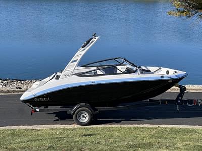 BOATZON | 2025 Yamaha 195S