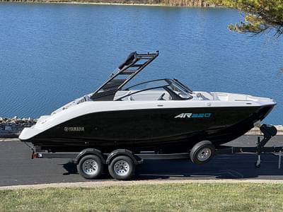 BOATZON | 2025 Yamaha AR 220 Only 1 Black Left