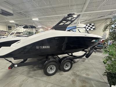 BOATZON | 2025 Yamaha AR220 BOATZON | 2025 Yamaha AR220