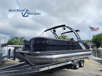 BOATZON | 2026 Bentley Pontoons Elite 253 Swingback BOATZON | 2026 Bentley Pontoons Elite 253 Swingback