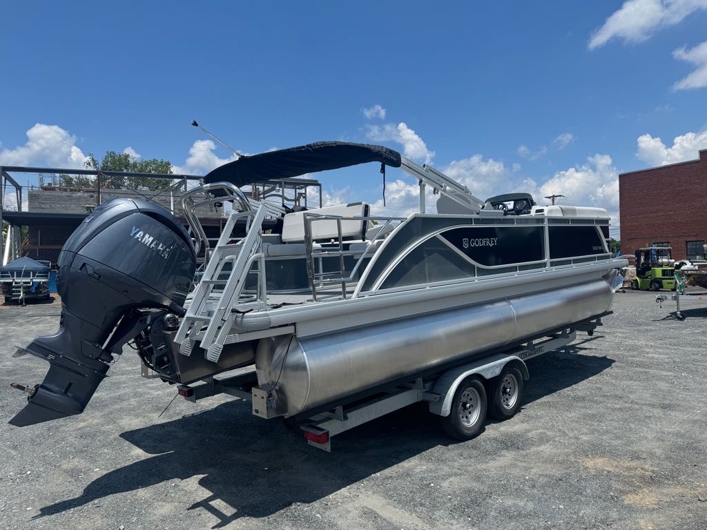 2026 Godfrey Godfrey Sweetwater 2286 SFLC Tritoon  Yamaha 150 2026 - Sold Boat