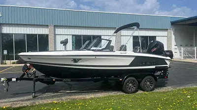 BOATZON | 2026 Lund 202 Pro V GL