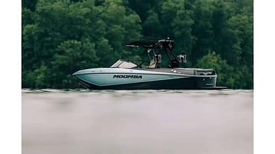 BOATZON | 2026 Moomba Incoming Craz BOATZON | 2026 Moomba Incoming Craz