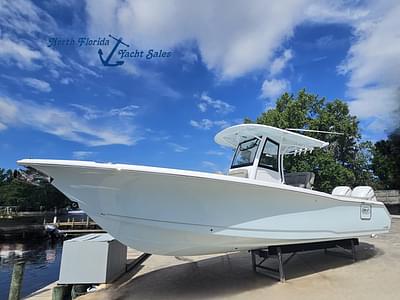 BOATZON | 2026 Sea Hunt Ultra 305 SE