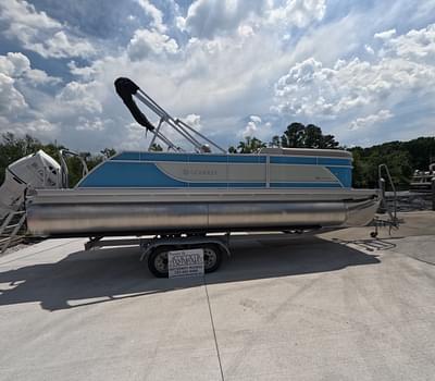 BOATZON | 2026 Sweetwater Xperience Split Bench 2286 SBX  In Stock