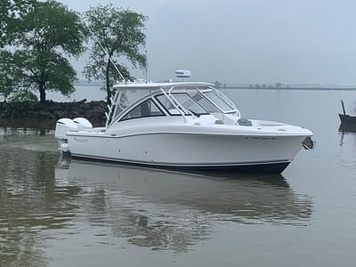 BOATZON | Albemarle 31 Dual Console 2020