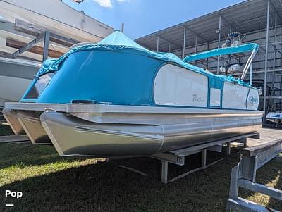 BOATZON | Aloha Pontoon 230 Club Series Triple Tunnel