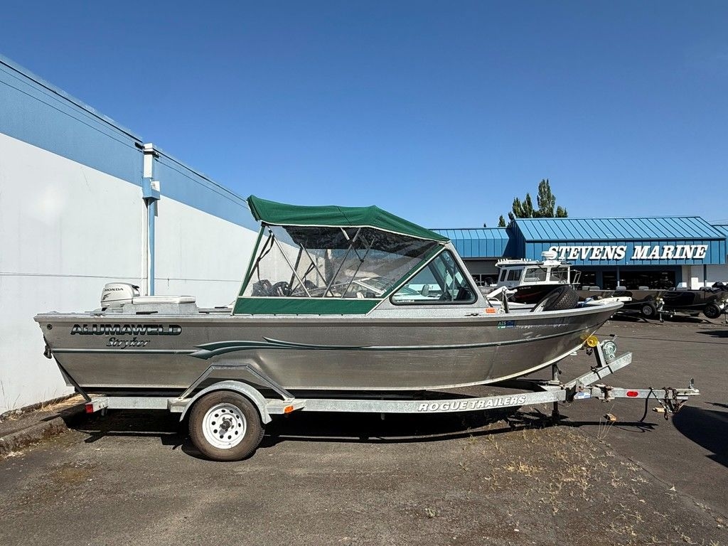 2004 Alumaweld Stryker 20 - Sold Boat