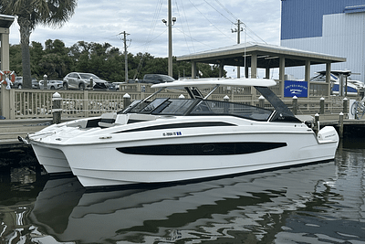 BOATZON | Aquila 32 2021