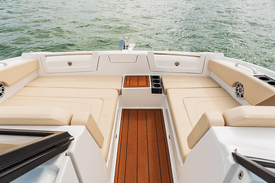 BOATZON | Aquila 32 2025