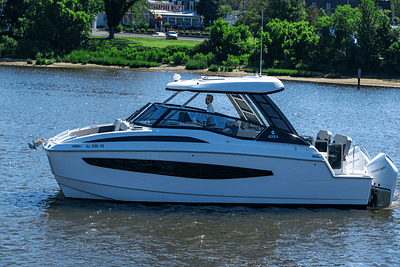 BOATZON | Aquila 32 Sport 2023