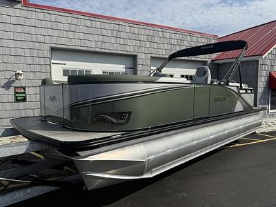 BOATZON | Avalon 2385 LSZ Quad Lounger Tri Toon High Performance 2025 BOATZON | Avalon 2385 LSZ Quad Lounger Tri Toon High Performance 2025
