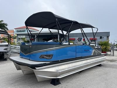 BOATZON | Avalon 2385 LSZ Quad Lounger Tri Toon High Performance 2026