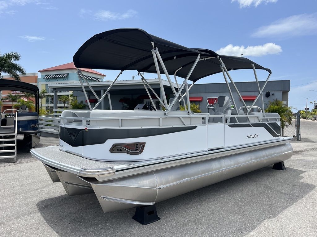 2025 Avalon 2385 Venture 85 Quad Lounger Tri Toon High Performance - Sold Boat