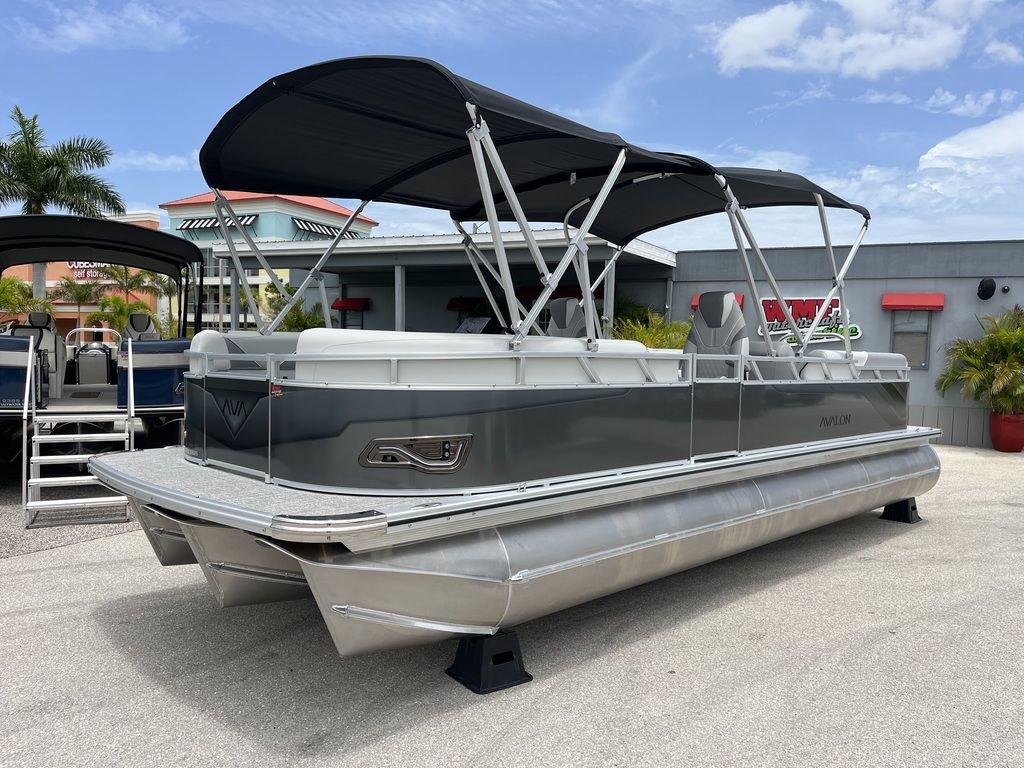 2025 Avalon 2585 Venture 85 Quad Lounger Tri Toon High Performance - Sold Boat