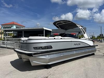 BOATZON | Avalon 2585 Catalina Quad Lounger Shift Windshield Tri toon Mercury 350hp V10 2026 BOATZON | Avalon 2585 Catalina Quad Lounger Shift Windshield Tri toon Mercury 350hp V10 2026