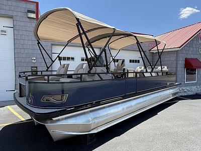 BOATZON | Avalon 2585 Venture 85 Center Console Fish Tri Toon High Performance 2025