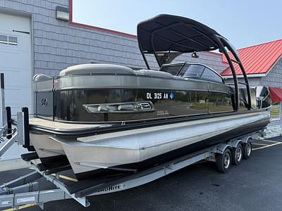 BOATZON | Avalon 2785 Catalina Platinum Elite Windshield Twin Mercury 300 V8s 2021 BOATZON | Avalon 2785 Catalina Platinum Elite Windshield Twin Mercury 300 V8s 2021